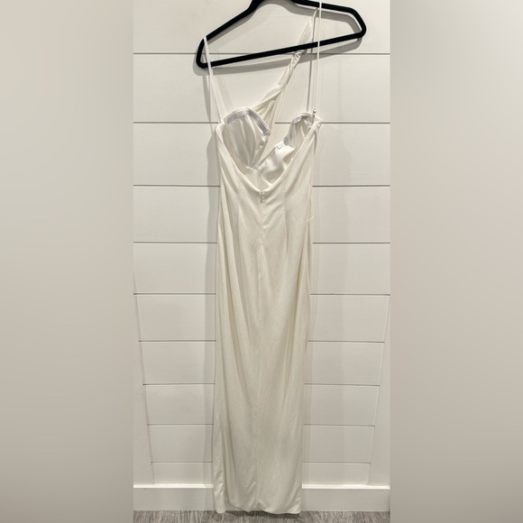 Katie May white Brittany gown in silver duster ivory - Picture 8 of 10